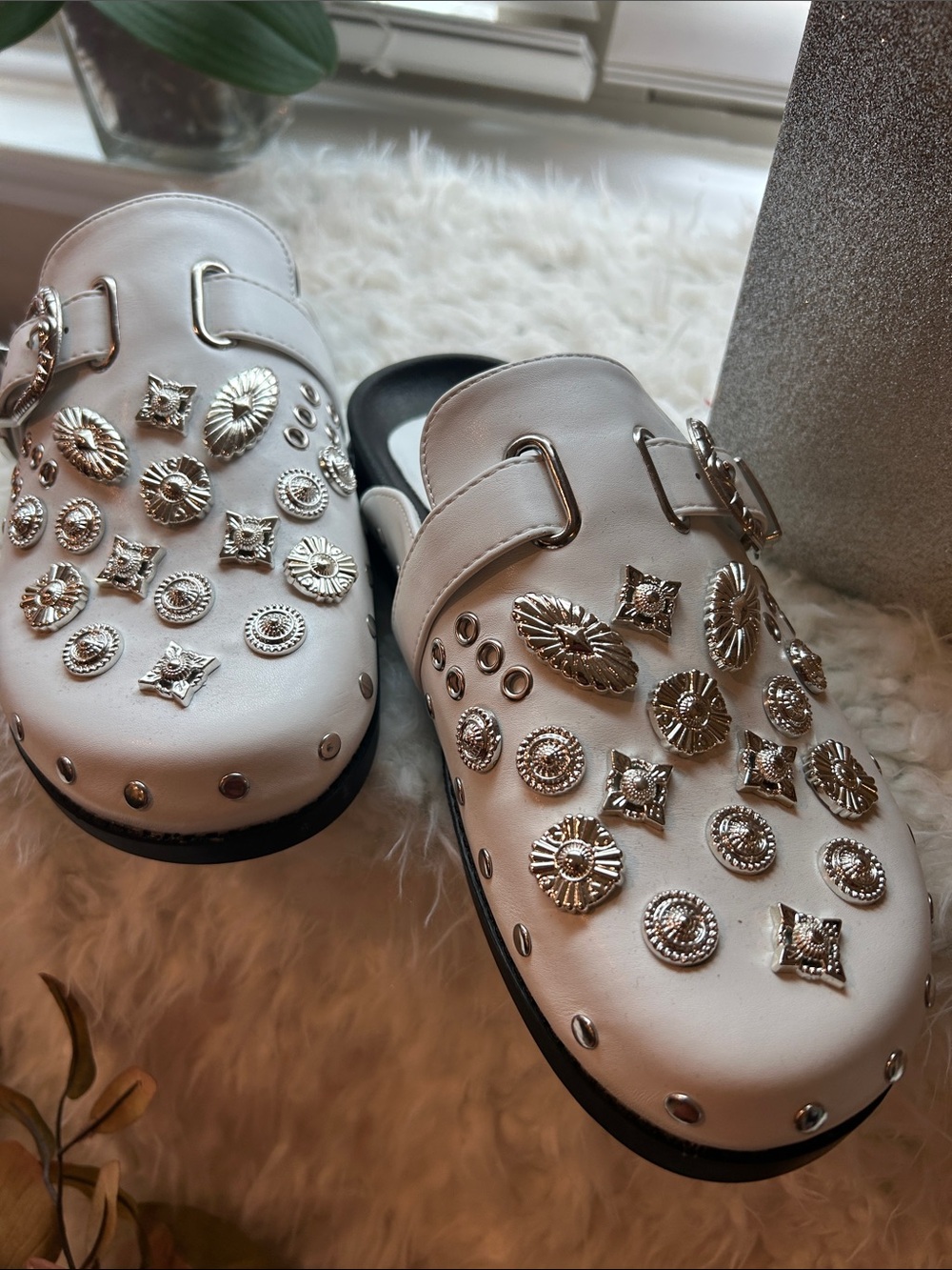 Studded Slides